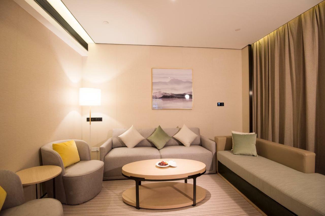 Virtuous World Hotel Foshan Bagian luar foto