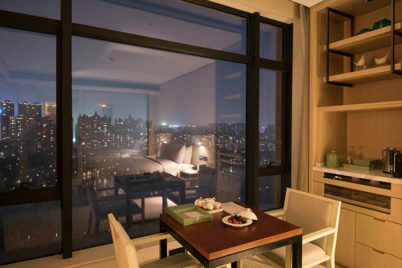 Virtuous World Hotel Foshan Bagian luar foto