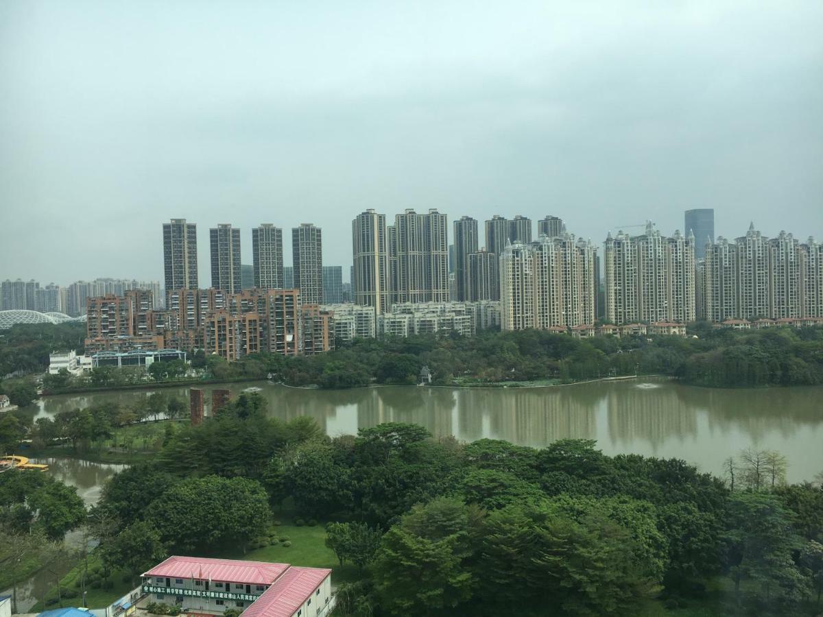 Virtuous World Hotel Foshan Bagian luar foto
