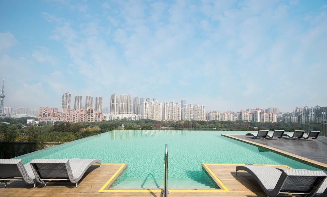 Virtuous World Hotel Foshan Bagian luar foto