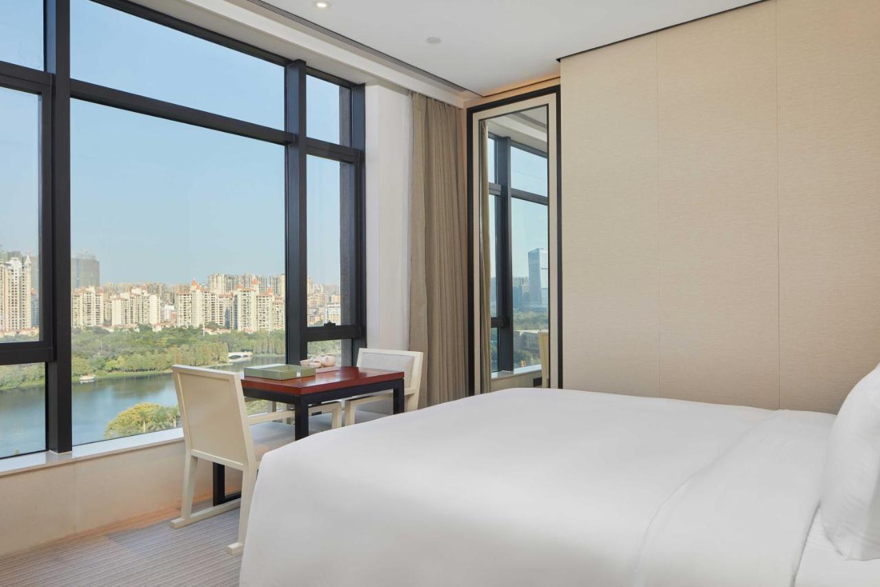 Virtuous World Hotel Foshan Bagian luar foto